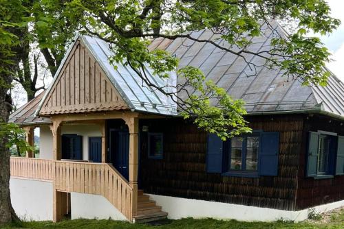 Casa cu copaci Romanian historical farmhouse