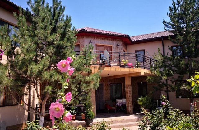 Casa Cu Verdeata