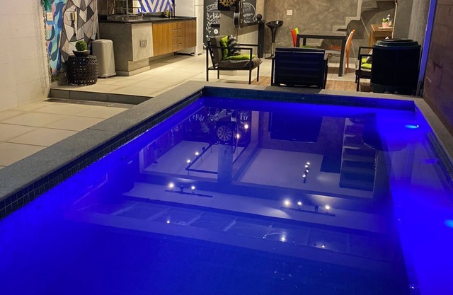 Casa de Luxo, com Piscina na Penha, ZL. Aceita day use até 30 Pessoas