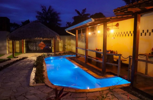 Casa da Lagartixa near the beach with lake-style pool