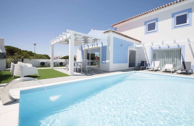 Casa da Praia by Estilo Lusitano, with private pool