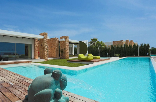 Casa Danya - Four Bedroom Villa, Sleeps 8