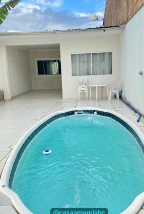 Casa de 2 QUARTOS COM PISCINA