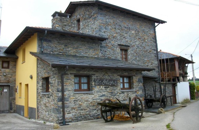 Casa de Aldea Los Glayus
