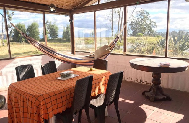 Casa de campo al lado del lago de nuestra finca organica