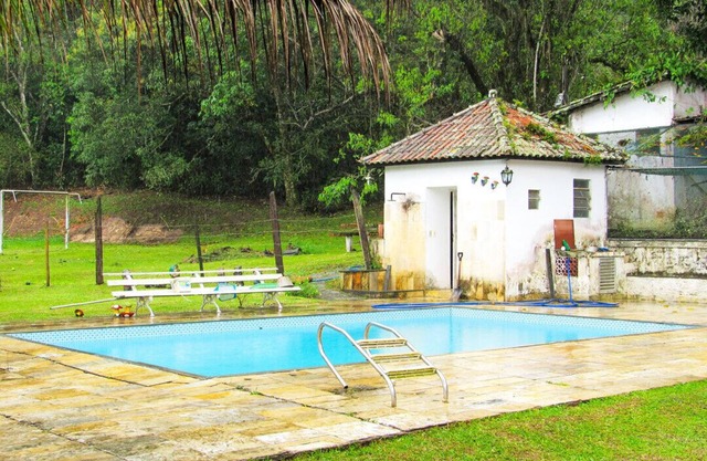 Casa de campo com Wi-Fi e piscina em Magé/RJ