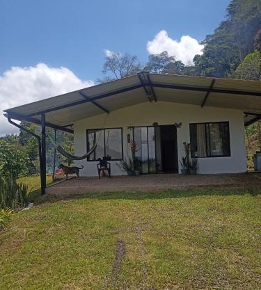 Casa de campo en La Vega, hermosa vista, con Internet y parqueadero