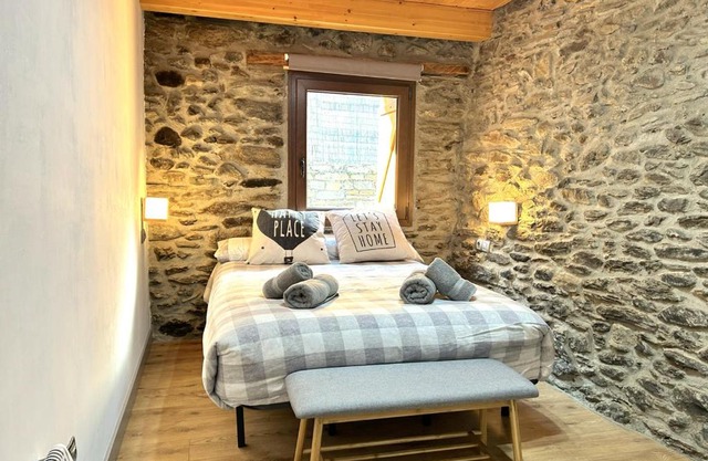 Casa de muntanya i familiar amb llar de foc by RURAL D'ÀNEU