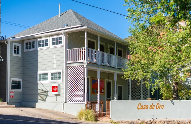 Casa de Oro – Luxe Comfort in the BEST Location of Old Bisbee w/Views galore!