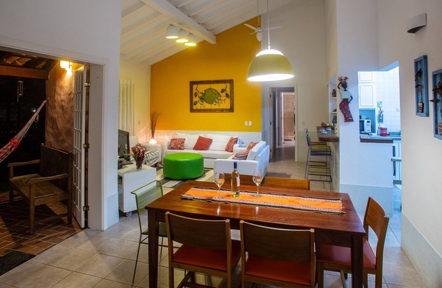 Casa de praia charmosa em condomínio fechado