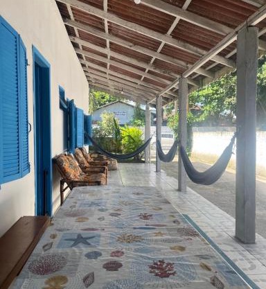 casa de praia em Itapoá SC a uma quadra da praia