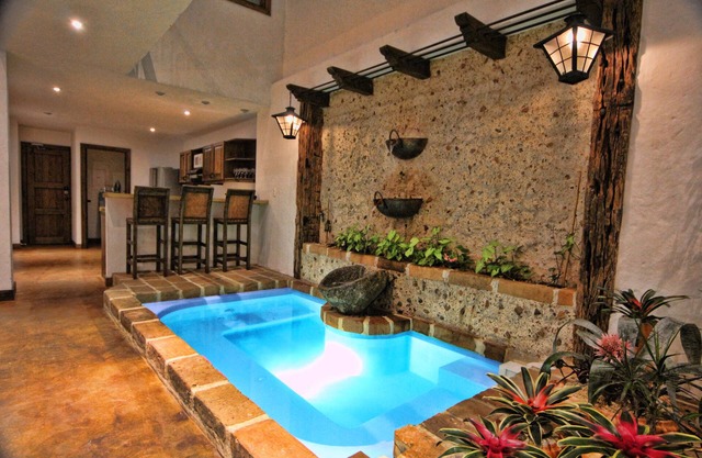 Casa del Reloj CASCADA PLUS- Luxury, Waterfall, Jacuzzi, Penthouse Suite