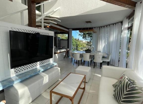 Casa Delfi, Hermosa vista, Jacuzzi e Praia , Buzios