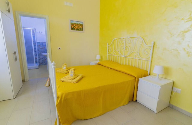 Casa Di Bello Yellow Studio Apartment