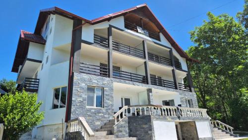 Casa Dobrin