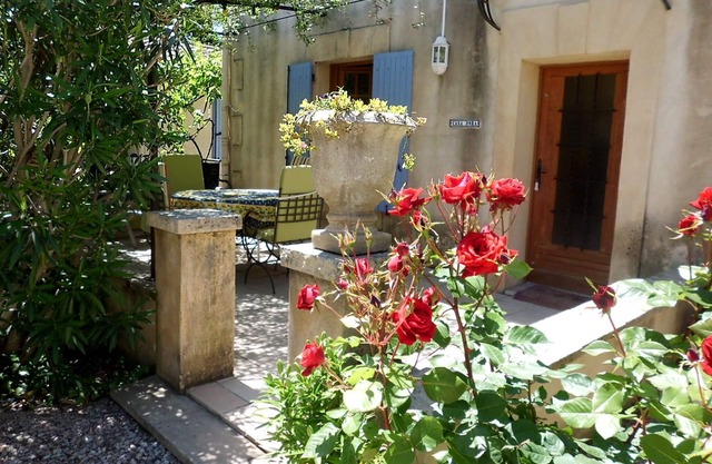 "Casa Dora" - sleeps 4, 2bed 2bath self catering Apartment heart of Provence