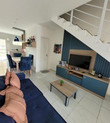 Casa duplex em Maracanaú com ar-condicionado