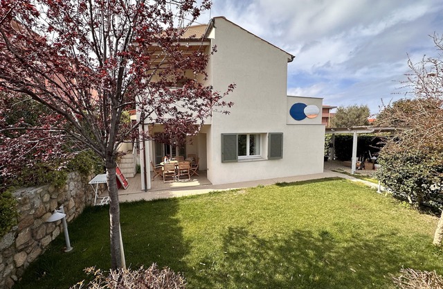 CASA ELENA: Well-furnished garden cottage CIR 049003LTN1127