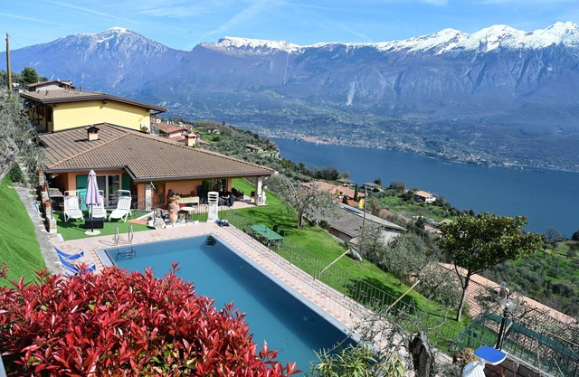 Casa Elka Patio 3 Lake view
