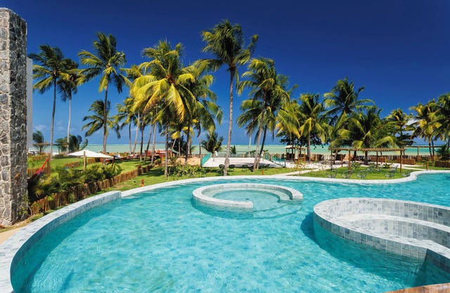 Casa em Condomínio Beira mar na Rota dos Milagres. Estrutura de Resort de Luxo
