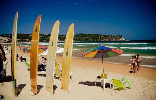 Casa em Cond Geriba 400mt Praia com Espaço Gourmet