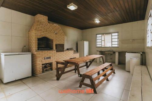 Casa em Embu Guaçu com piscina e churrasqueira