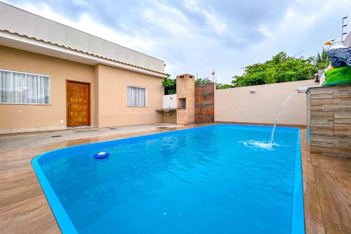 Casa em frente ao mar c lazer em Barra de São João