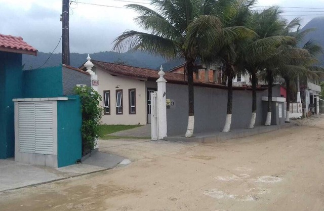 Casa em Ubatuba Condominio Fechado na Praia de Maranduba com Wi-fi gratis.