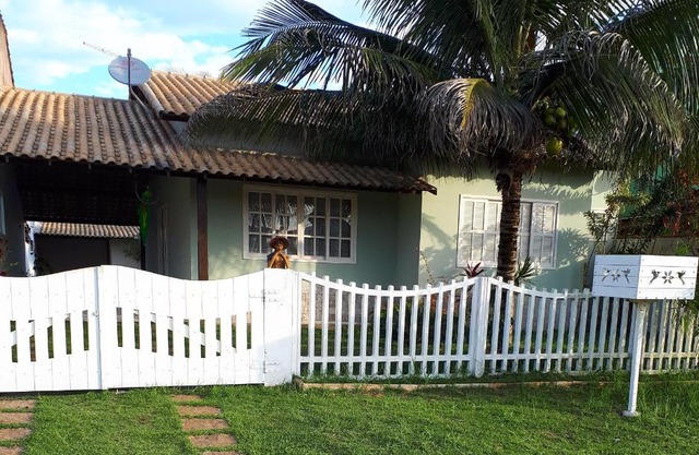 Casa em Unamar,Cabo Frio,à 200m da praia,em condomínio com segurança 24 hs