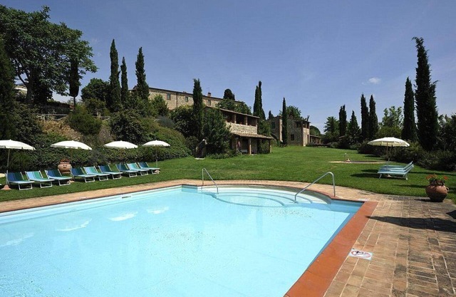 Casa Emide C: A graceful apartment in a history-rich eighteenth-century estate, with Free WI-FI.