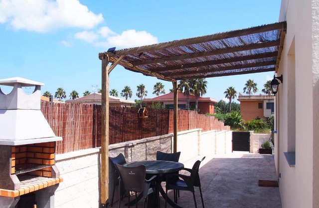 Casa en l'Ampolla, patio y bbq, cerca de la playa, Pet Friendly