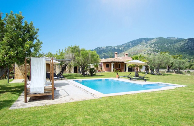 CASA EN MOSCARI - Villa with private pool in Binibona (Selva). Free WiFi