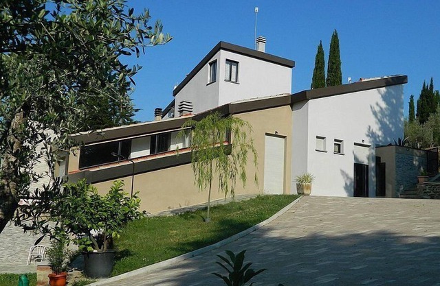 Casa Ennio, fully refundable with voucher*: A modern and graceful two-story apartment that is part of a villa situated in a quiet location, a few minutes from the town center, with Free WI-FI.