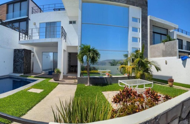 Casa entera en exclusiva privada