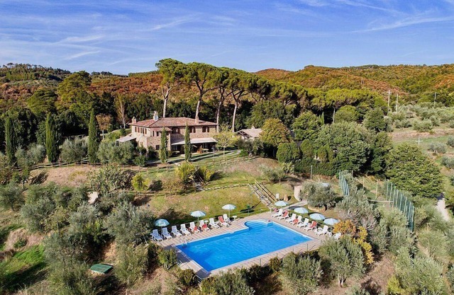 Casa Erbetta E: A characteristic and welcoming two-story cottage surrounded by the greenery, with Free WI-FI.
