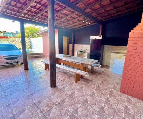 Casa Espaçosa com Piscina e Churrasqueira Ideal para Família e Amigos