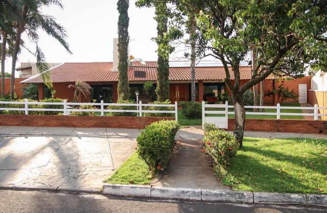 Casa Espaçosa 4QTS Ideal p família Boa Localização