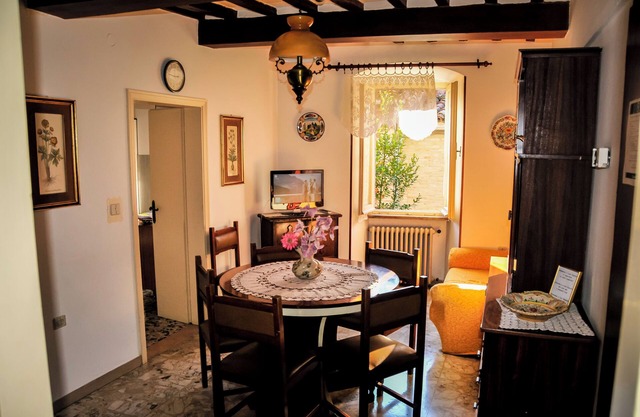 Casa Esposito - Holidays in the Heart of Gubbio, Medieval Umbria