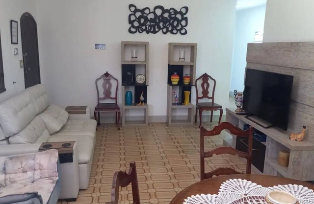 Casa Estilo Colonial, Tranquila e Perto de Tudo!