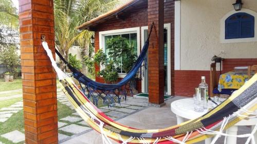 Casa estilo rústico, ampla e confortável, com tarifa reduzida