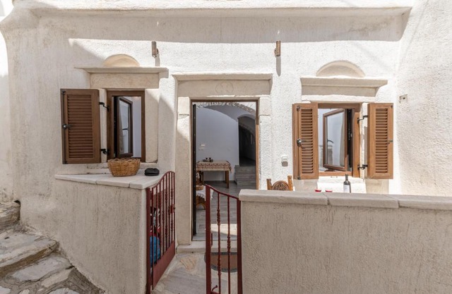 Casa Estiva Apeiranthos Naxos Apartments