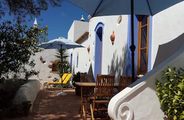 Casa Estrela - restored 100 year old farmhouse, magical & close to the sea.