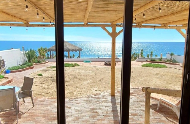 Casa Evita, 4 bedroom beachfront home.