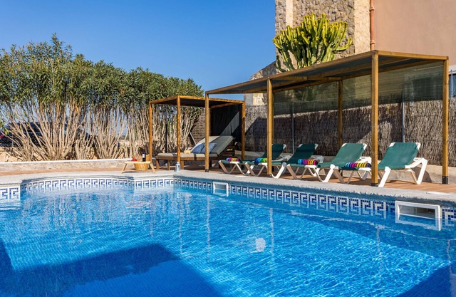 Casa Far bright and cozy vacation home with pool in Porto Petro
