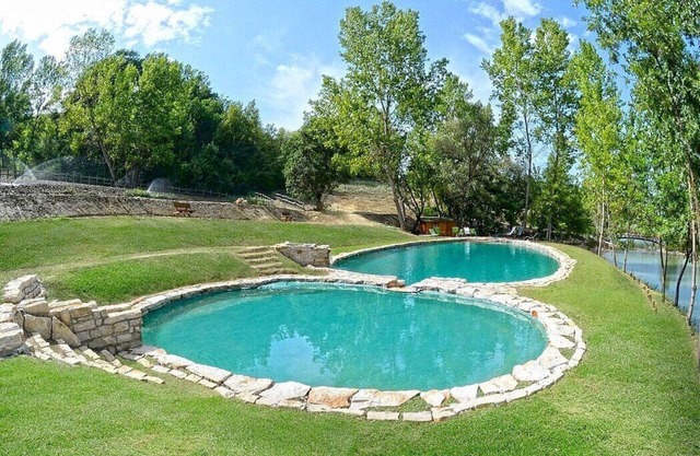 Casa Fattorina D: A characteristic and welcoming apartment surrounded by the greenery, with Free WI-FI.