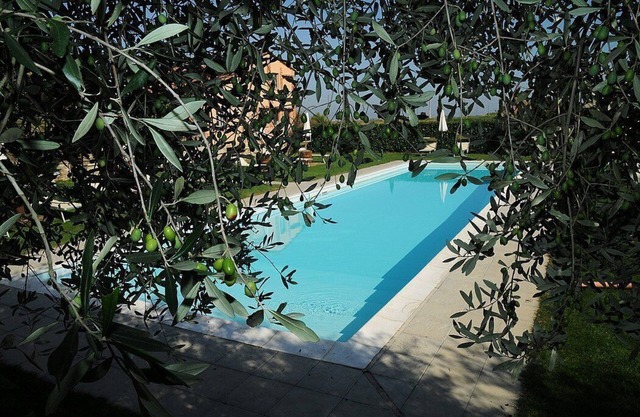 Casa Flora I: A characteristic and welcoming apartment that is part of a villa surrounded by the greenery, with Free WI-FI.