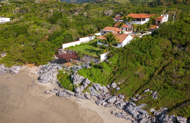 Casa Frente a la Playa, Excelente Para Planes en Familia o con Amigos