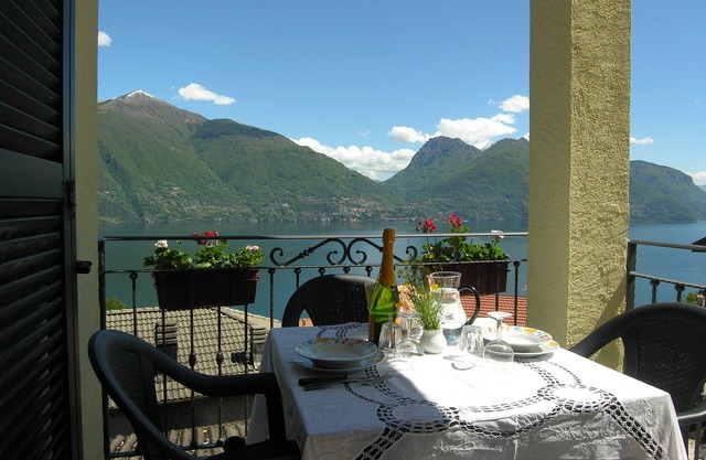 Casa Gabriella apartment with lake view