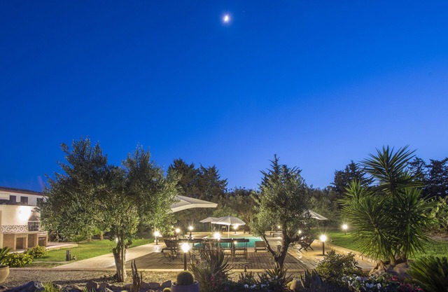 CASA GALO' -HOLIDAY HOUSE IN SICILY-IN NATURE HEART:POOL,TENNIS,CYCLE FACILITIES