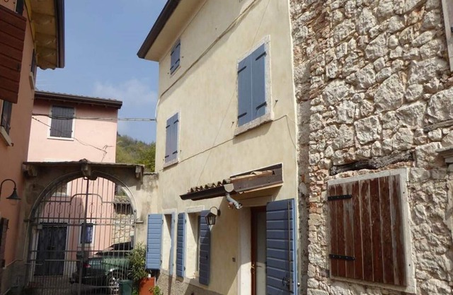 Casa Gaon, Caprino Veronese